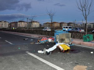 Otomobilin Çarptığı Simitçi Öldü