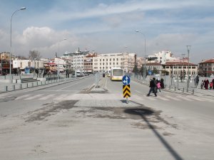 Bu caddelerde trafiğe dikkat