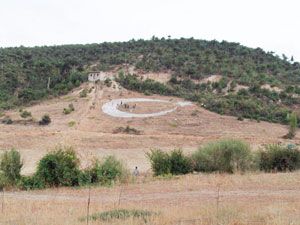 Dağ eteklerine ay yıldız yaptılar