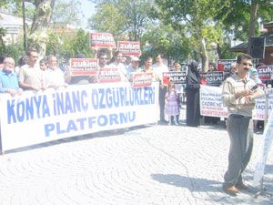 Değişmeyen gerçek gündemler arka planda