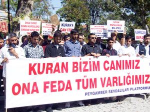 Peygamber sevdalılarından  Amerika’ya protesto