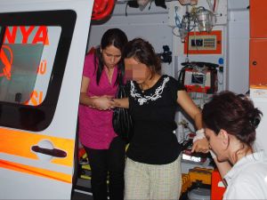 Darp edilen kadın hastaneye kaldırıldı