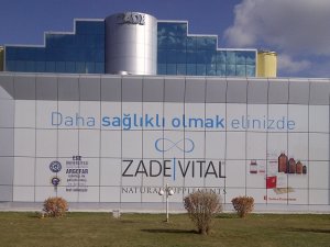 Zade ilklere imza atıyor