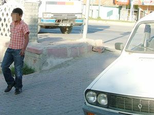 11 yaşındaki çocuk araba kullanırken yakalandı