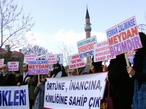 ‘CHP’nin çarşaf açılımı fiyasko’