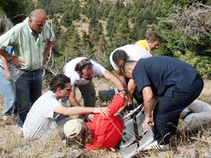 Alman yamaç paraşütü pilotu yere çakıldı