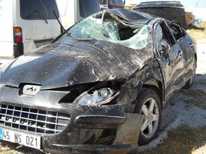 Otomobil şarampole yuvarlandı: 1 ölü, 5 yaralı