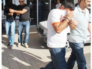 Çaldıkları İsveç kronunu bozduran hırsızlar yakalandı