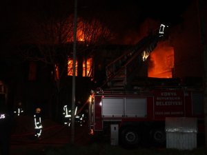 200 Yıllık Tarihi Bina Kül Oldu