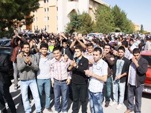 Selçuk öğrencileri YÖK’ü protesto etti