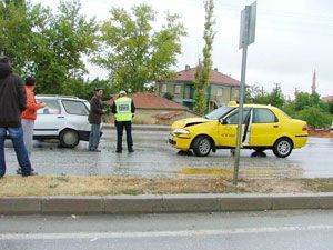 4 kazada 2 kişi öldü, 9 kişi yaralandı