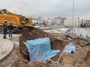 Alaaddin-Adliye tramvay hattı çalışmaları tarihi hamam çıktı