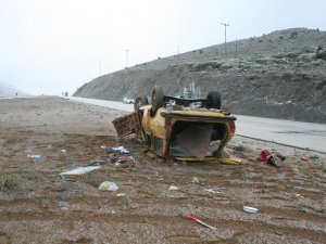 Konya'da otomobil devrildi: 3 yaralı