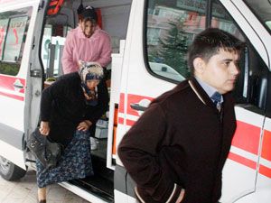 4 kişilik aile yemekten zehirlendi