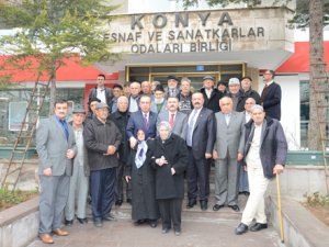 Yaşlılara ‘Esnaf Çorbası’ ikramı