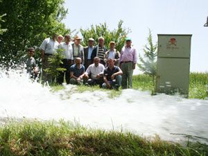 Derebucak'ta çiftçilere basınçlı sulama eğitimi