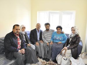 Evi yanan aileye yardım