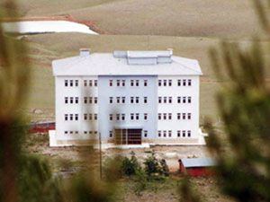 Hastane binası lise oldu
