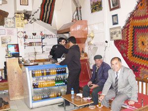 Kışın mangalda çay keyfi