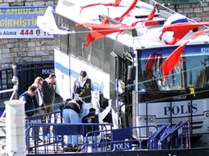 Taksimde hain saldırı