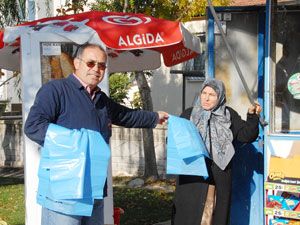 Kurban atıkları için 50 bin çöp poşeti dağıtıldı