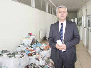 Kaçak CD ve kitap ele geçirildi