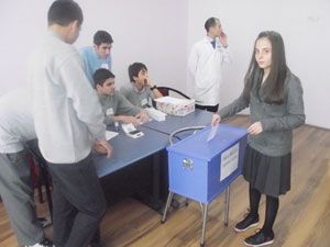 Özel Enderun’da sandığa gidildi