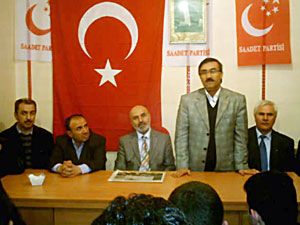 Saadet Partisi hizmet için çalışıyor