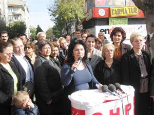 CHP’li kadınlar Atatürk’ü andı