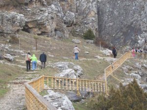 Tınaztepe Mağarası'nda turizm sezonu açıldı