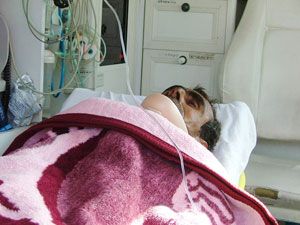 Otomobil takla atarak şarampole yuvarlandı