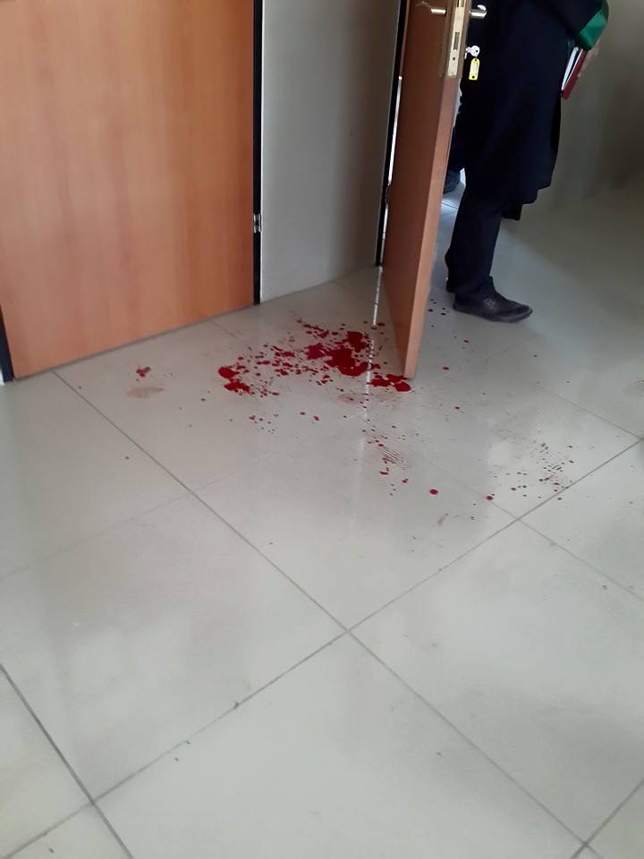 Adliyede tartıştığı kişinin boğazını kesti adliye kan gölüne döndü