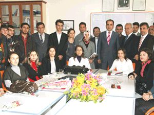 Öğretmenlerin mutluluğuna ortak oldular