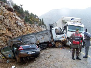 Seydişehir'de trafik kazası: 1 ölü, 3 yaralı