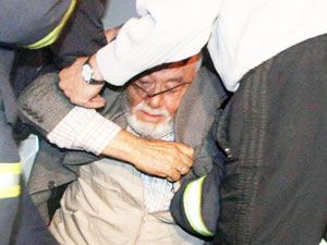 Engelli asansöründe mahsur kaldı