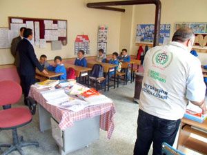 İHH köy ve kasabalarda eğitim desteği veriyor