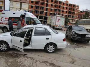 Seydişehir’de Otomobiller Çarpıştı: 2 Yaralı