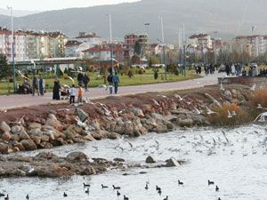 Beyşehir yazdan kalma günleri yaşıyor