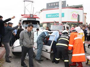 Tramvay hattında yine kaza: 4 yaralı