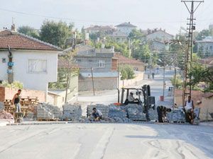 Sarayönü'nde yol yapım çalışmaları