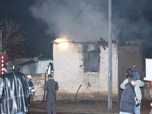 Tek katlı ev  kül oldu