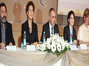Kadınlar iş hayatına daha çok girmeli