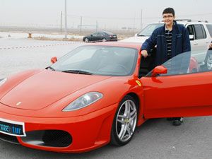 3 turu 99 liraya Ferrari keyfi