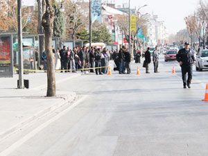 Özel İdare önünde şüpheli çanta paniği