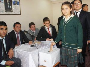 Konyalı öğrenciler Meclis Başkanını seçti
