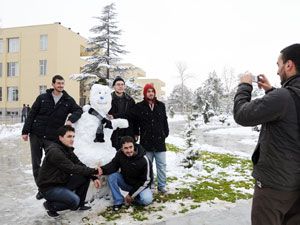 Kar şehri beyaza bürüdü