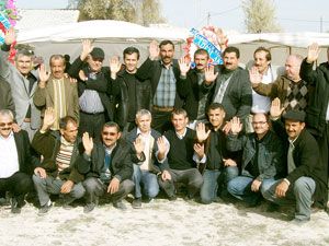 Asker arkadaşları 25 yıl sonra bir araya geldi