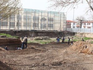 Kazılar yeniden başladı