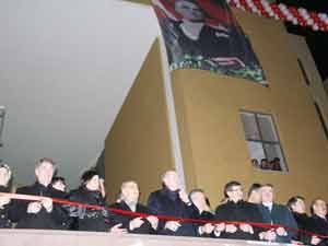 62 yılda kazandığı servetini eğitime harcıyor