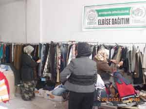 İhtiyaç sahiplerine kıyafet yardımı
